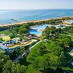 Pra' Delle Torri Village Каорле