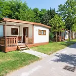 Pra' Delle Torri Village Кемпинг Каорле